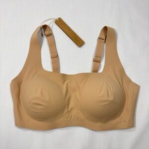 SKIMS NWT Naked Scoop Bra Clay M BR-SCN-1887